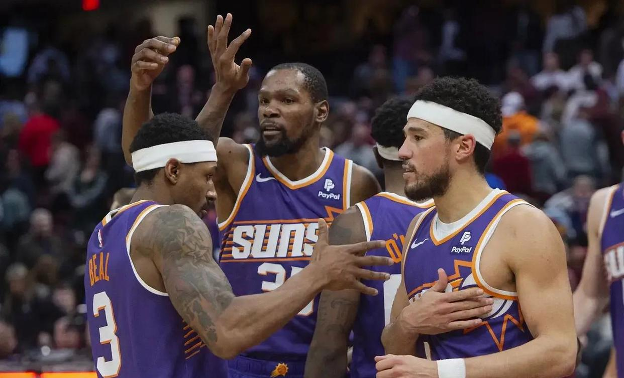 爱游戏娱乐-关于里程碑夜!菲尼克斯太阳强势反弹,NBA常规赛今晚刷纪录,气氛紧张,年轻球员得到机会的信息