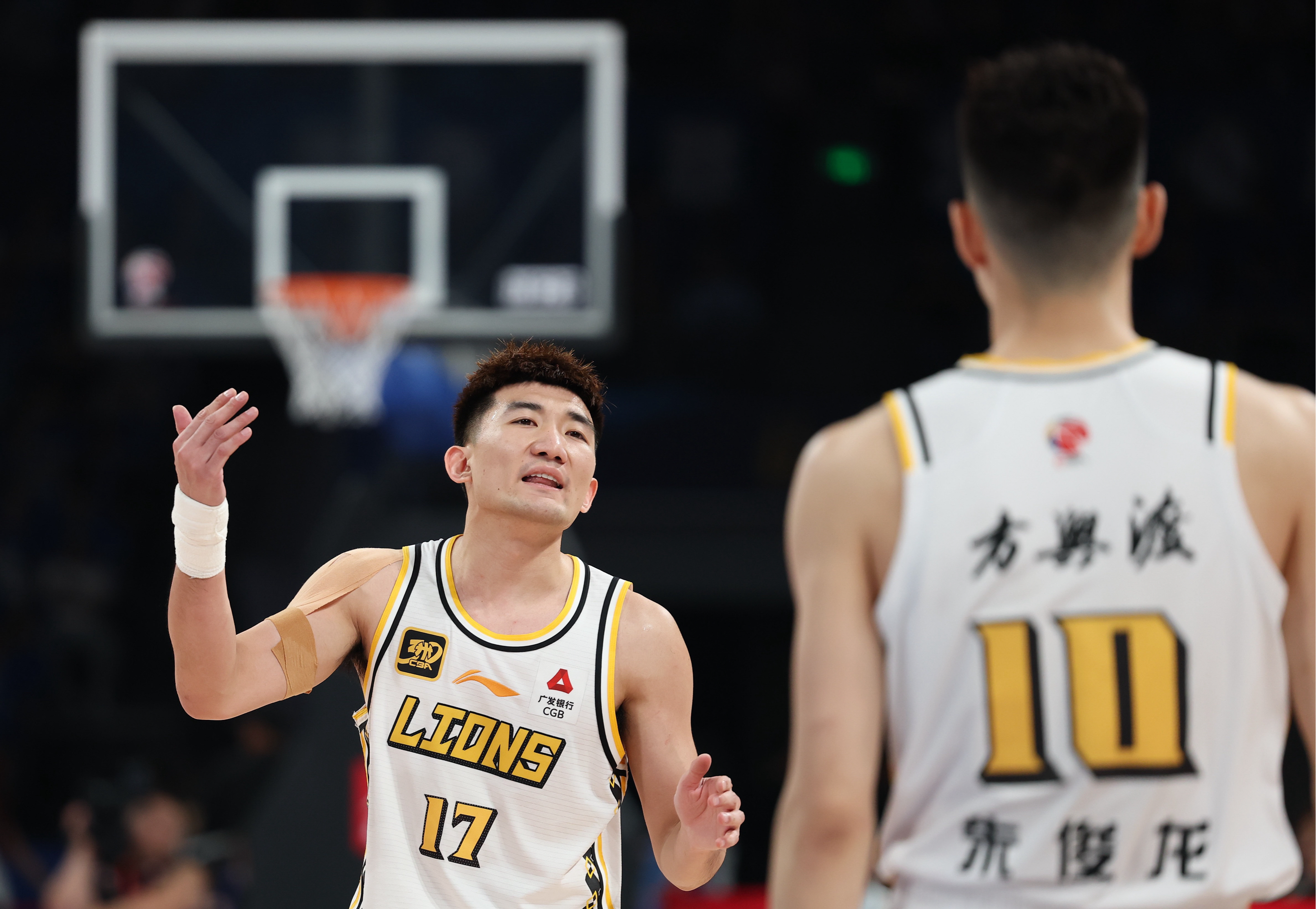 爱游戏平台-NBA常规赛转会期再迎强敌，辽宁本钢豪取连胜，主帅态度：信心回归，球队文化再被提及的简单介绍